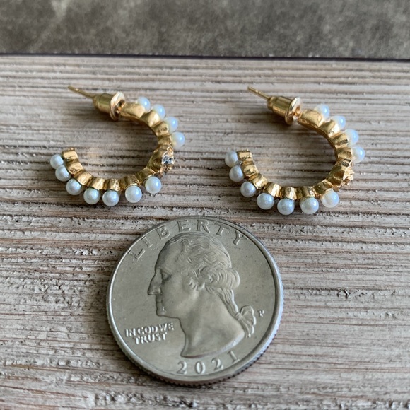 6/$8 NEW Gold Tone Hoop Earrings - Picture 9 of 14